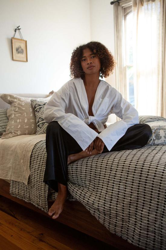  에리카 타노브 크롭 팬츠 Erica Tanov Jules 실크 샤르뫼즈 팬츠 블랙 - ERICA TANOV