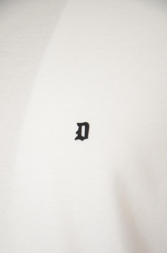  돈답 반팔 티셔츠 돈덥 로고가 있는 흰색 티셔츠 - DONDUP