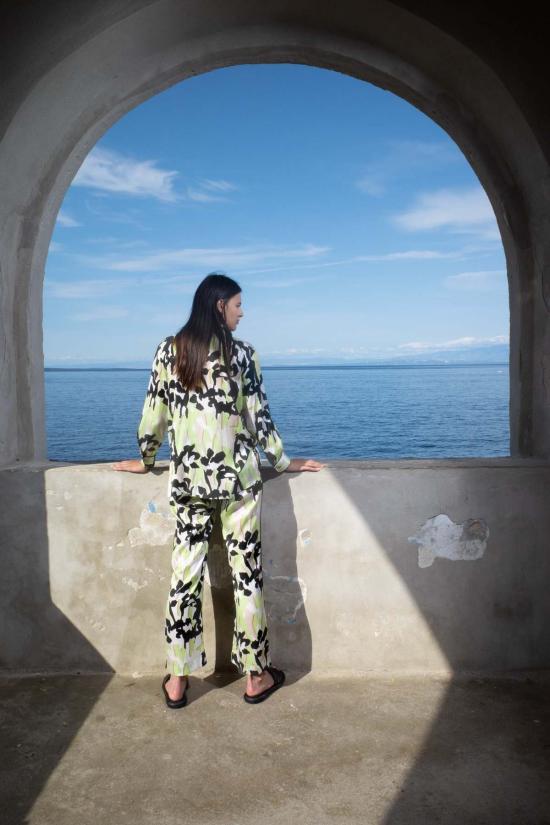  Untitled in Motion 블라우스 무제 In Motion Manifest Top Iris - OTHER BRANDS