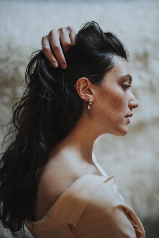  Uni 이어링 유니 주얼리 엘라 진주 스터드 귀걸이 (브론즈) - OTHER BRANDS