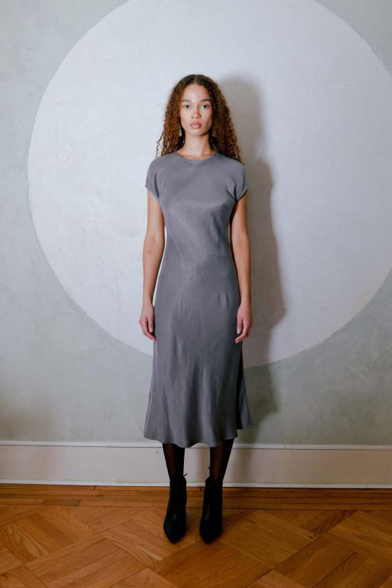  Untitled in Motion 롱 원피스 무제 인 모션 카펠라 드레스 - UNTITLED IN MOTION