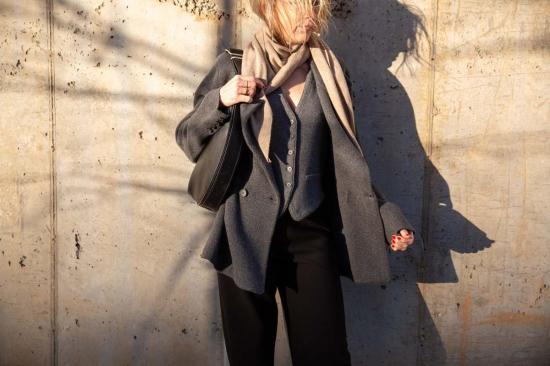  게스트 인 레지던스 베스트 맞춤형 조끼 - GUEST IN RESIDENCE