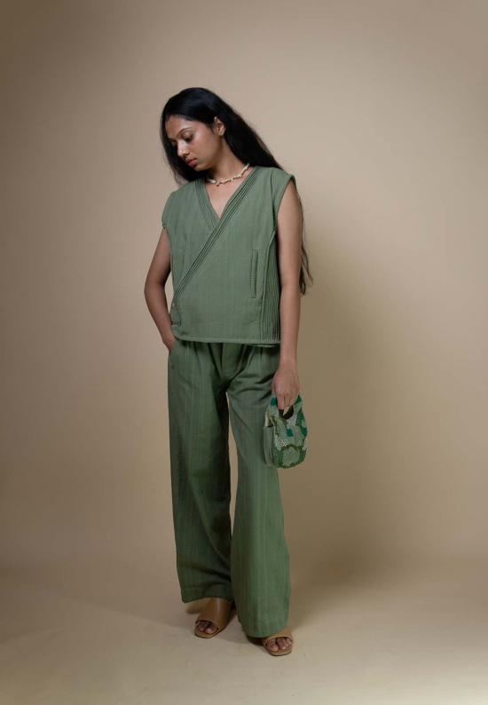  IKKIVI 스트레이트 팬츠 이키비 메도우즈 유니섹스 테이퍼드  그린