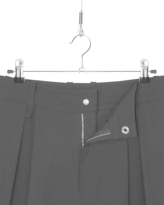  패브릭스 스트레이트 팬츠 패브릭 스트레치 트윌 소재의 투턱 와이드 레그 팬츠 블랙 - FAVRICS