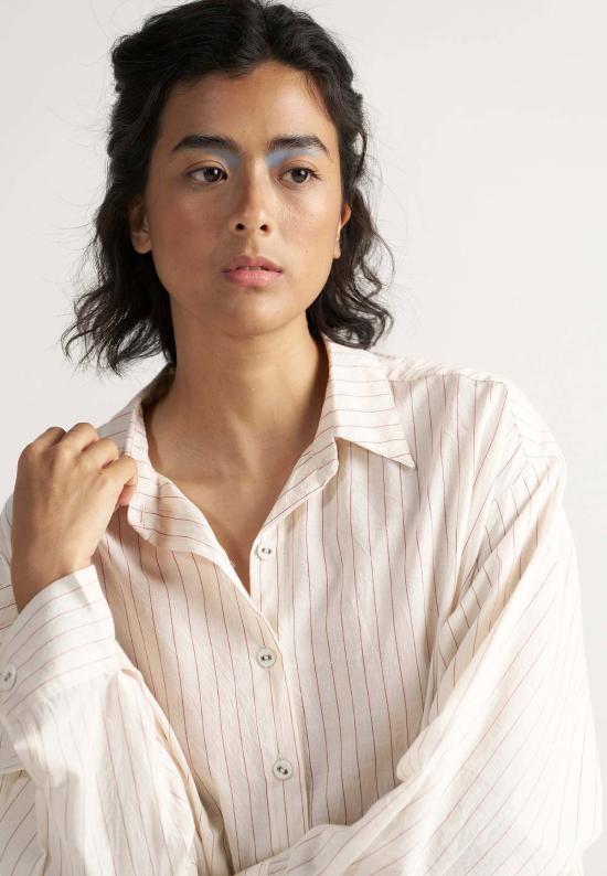  IKKIVI 셔츠 이키비 선데이 클래식 올드 페이지 셔츠 드레스 오프 화이트 - IKKIVI