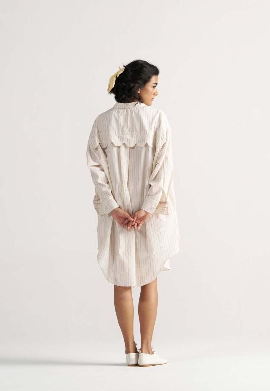  IKKIVI 셔츠 이키비 선데이 클래식 올드 페이지 셔츠 드레스 오프 화이트 - IKKIVI