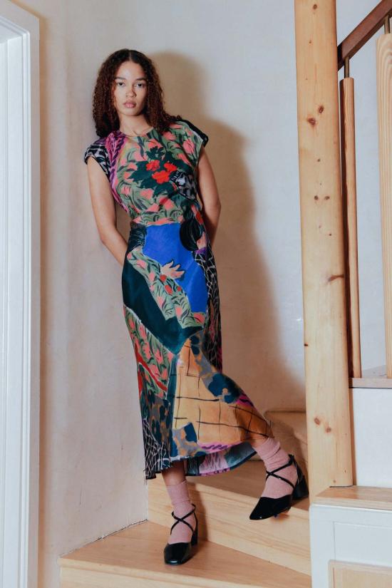  Untitled in Motion 롱 원피스 무제 인 모션 카펠라 드레스 챔버스 - UNTITLED IN MOTION