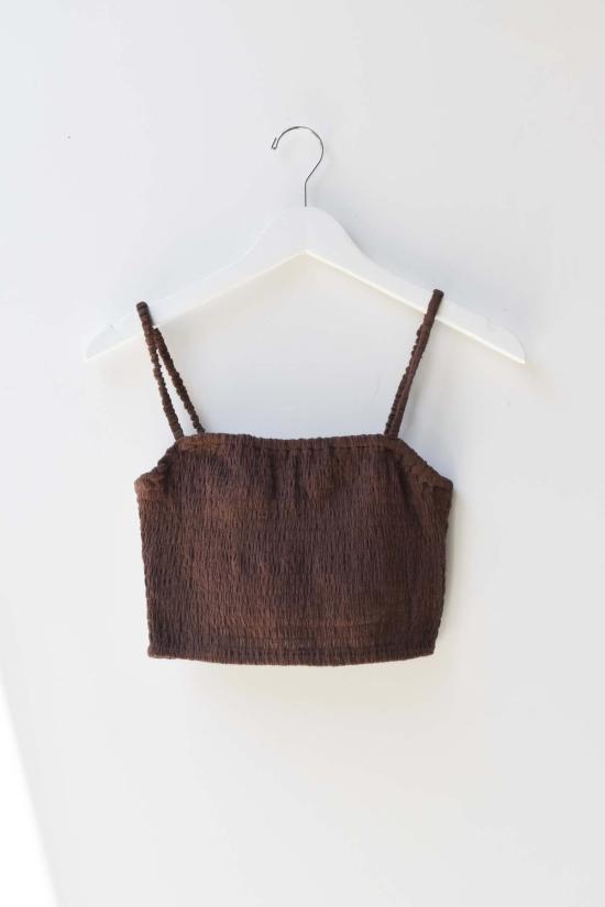  앳 던 브라 새벽에. 긴 탑