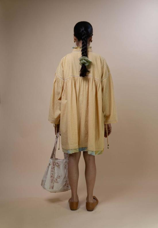  IKKIVI 숏 원피스 이키비 메도우즈 개더드 숏 드레스 옐로우 - OTHER BRANDS