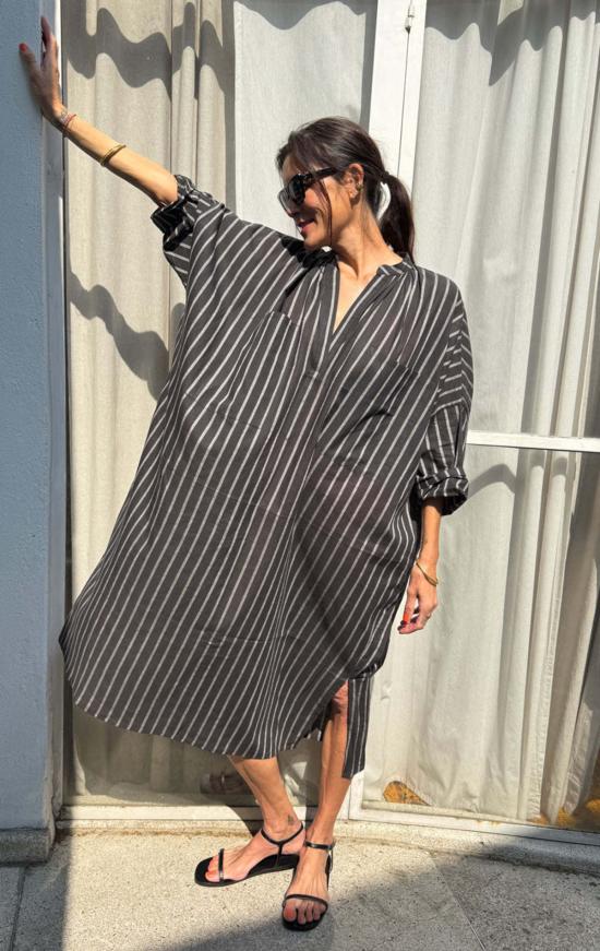  투 롱 원피스 가볍고 넉넉한 사이즈에 포켓 두 개가 달린 카프탄