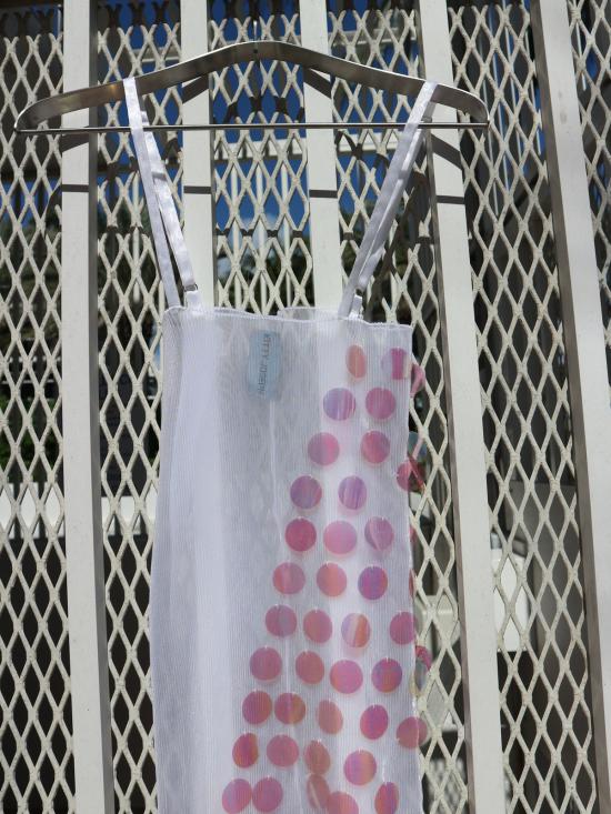  Kitty Joseph 숏 원피스 키티 조셉 시스루 오르간자 크리스탈 플리츠 드레스 (스팽글 장식, 화이트) - OTHER BRANDS