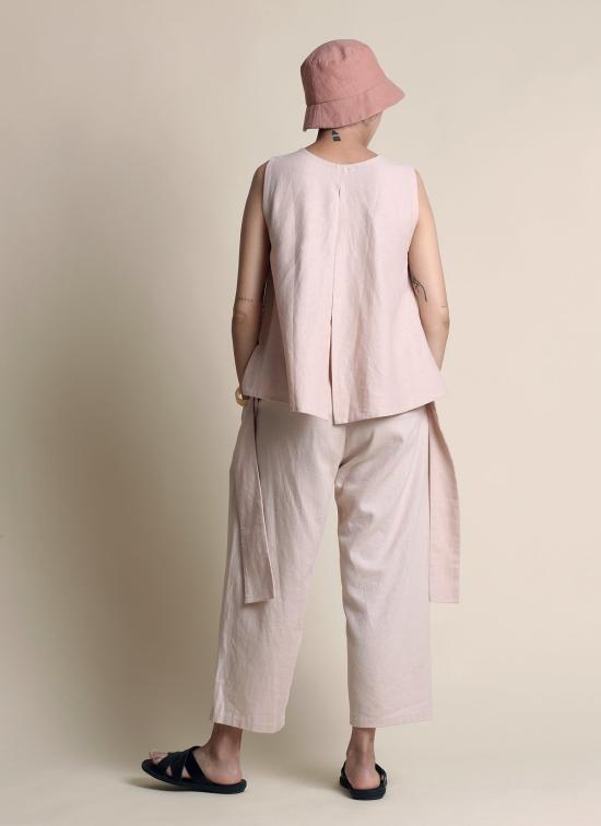  KAAREM 크롭 팬츠 카렘 왁시 플리츠 테이퍼드  다크 크림 - OTHER BRANDS