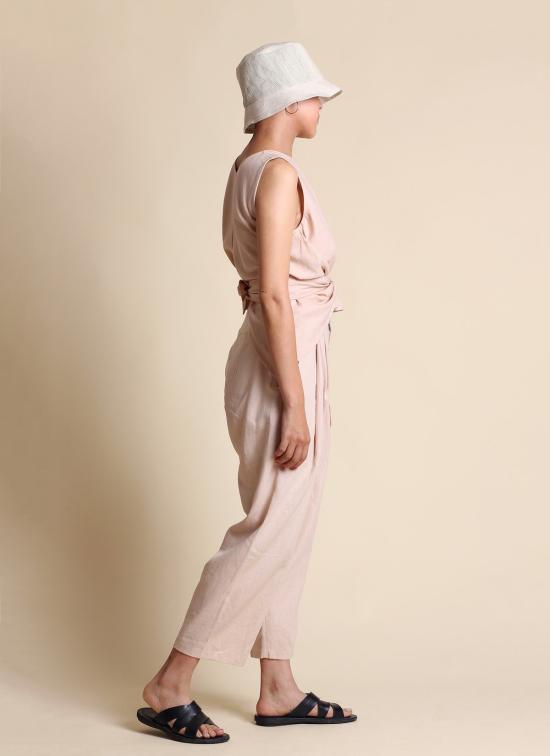  KAAREM 크롭 팬츠 카렘 왁시 플리츠 테이퍼드  다크 크림 - OTHER BRANDS