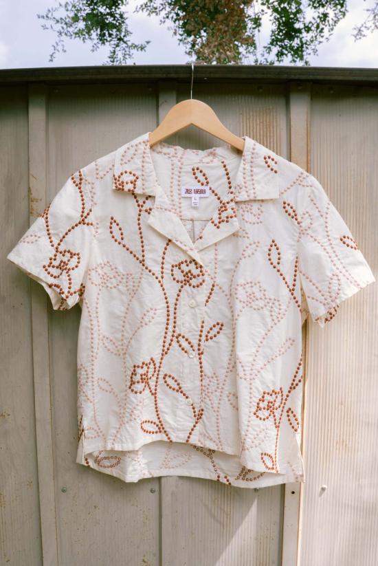  제스 미니 블라우스 롱 스템드 라구나 라운지 탑