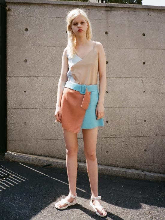  OUOR 숏 스커트 저희 컬러 블록 랩 스커트 터쿼이즈/탠 - OTHER BRANDS