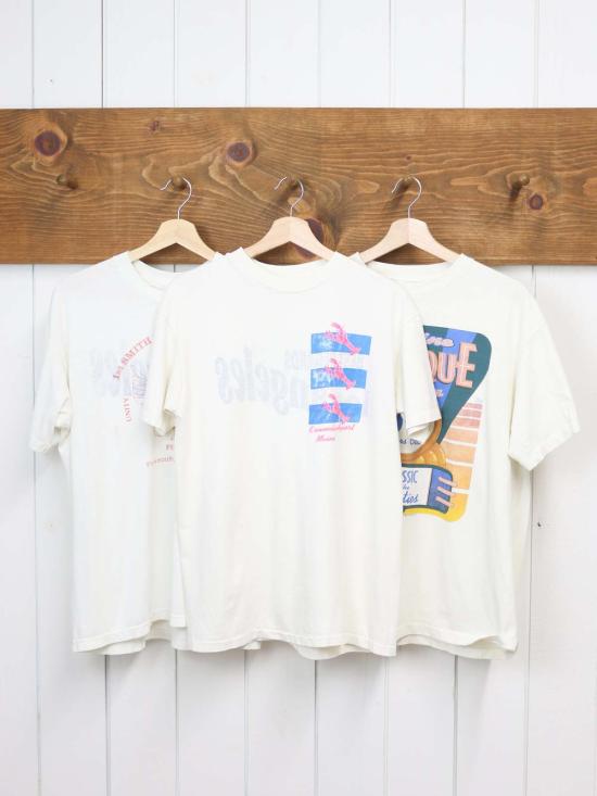  Best Regards - Upcycled Destination Goods 반팔 티셔츠 업사이클링된 데스티네이션 굿즈 로스앤젤레스 엽서 티셔츠 빈티지 화이트 - BEST REGARDS