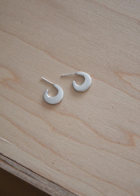  Corner Studio 이어링 코너 스튜디오 크레센트 후프 스털링 실버 - OTHER BRANDS