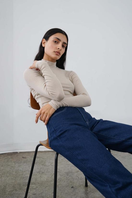  왈츠 터틀넥 목폴라 탑 라이트 토프 - WALTZ