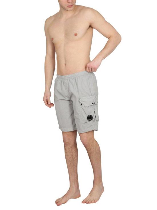  씨피 컴퍼니 스윔팬츠 C.P. 컴퍼니 렌즈 디테일 무릎 길이 수영 반바지 회색 - C.P. COMPANY