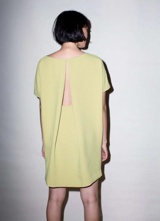  카렘 숏 원피스 앵글 오픈 백 드레스 - KAAREM