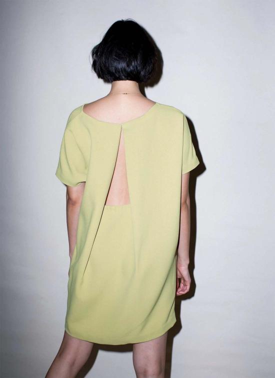  카렘 숏 원피스 앵글 오픈 백 드레스 - KAAREM