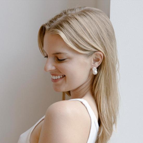  타린 토마스 이어링 잘레 스터드