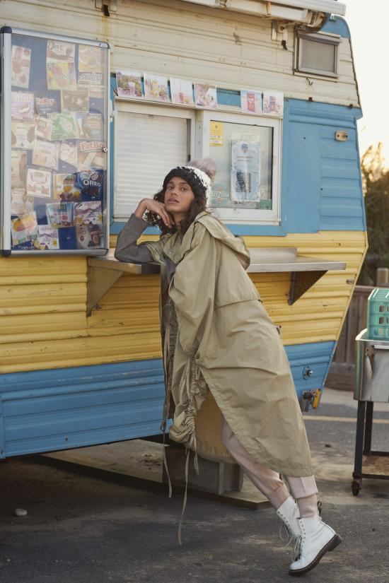  미샤램퍼트 모자 미샤 램퍼트 브라운 앤 블랙 스트라이프 비니 + 토프 XL 폼폼 - MISCHA LAMPERT