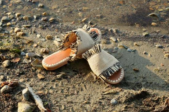  프라우드 메리 풋웨어 뮬/슬리퍼 프라우드 메리 라피아 프린지 슬라이드 내추럴/블랙 - PROUD MARY FOOTWEAR