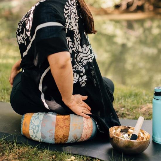  Ten Thousand Villages 트레이닝/조거 팬츠 만 개의 마을 마음챙김 요가 베개 - OTHER BRANDS