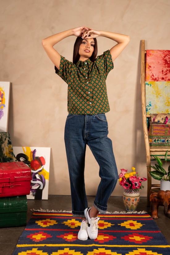  DUSHYANT. 셔츠 두샨트. 미셸 핸드 프린트 반팔 셔츠, 그린/골드 모티브 프린트 - DUSHYANT