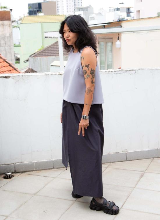  카렘 민소매 티셔츠 Kaarem Fennel 민소매 백 V 크롭 탑 Taro - KAAREM