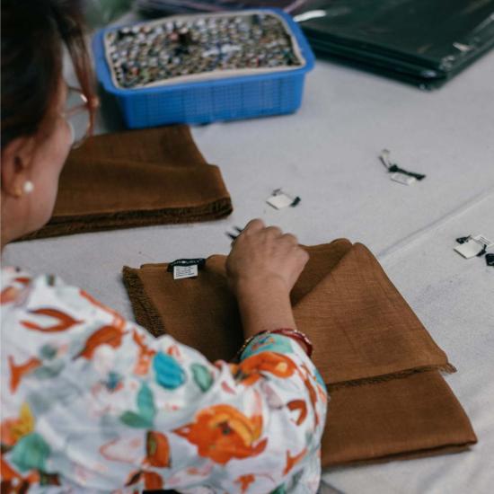  베리어슬리 머플러/스카프 다양한 종류의 손으로 짠 스카프 - VARIOUSLY