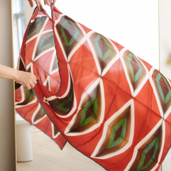  베리어슬리 머플러/스카프 다양한 색상의 사슴 무늬 스퀘어 실크 수제 스카프 시보리 프린트 - VARIOUSLY