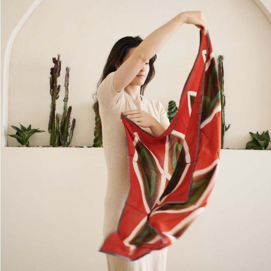  Variously 머플러/스카프 다양한 색상의 사슴 무늬 스퀘어 실크 수제 스카프 시보리 프린트 - OTHER BRANDS