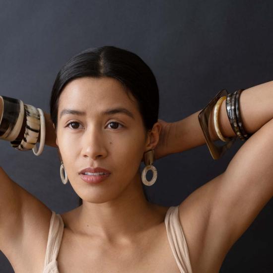  마디디 컬렉티브 이어링 마딜리 콜렉티브 코너스톤  화이트 - MAADILI COLLECTIVE