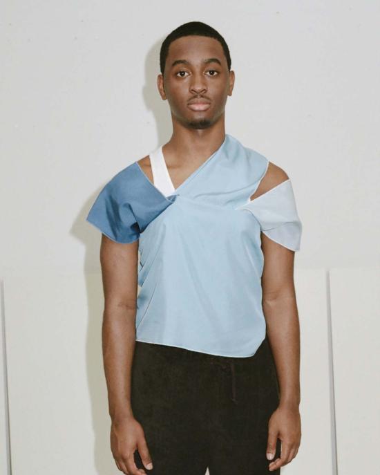  베이스레인지 블라우스 Baserange 로하르 실크 탑 블루 콤보 - BASERANGE