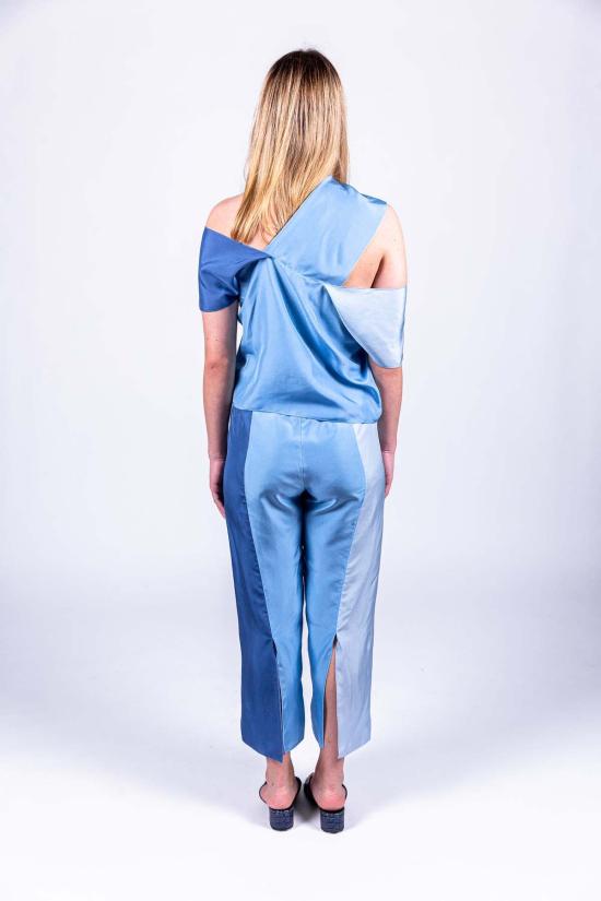  베이스레인지 블라우스 Baserange 로하르 실크 탑 블루 콤보 - BASERANGE