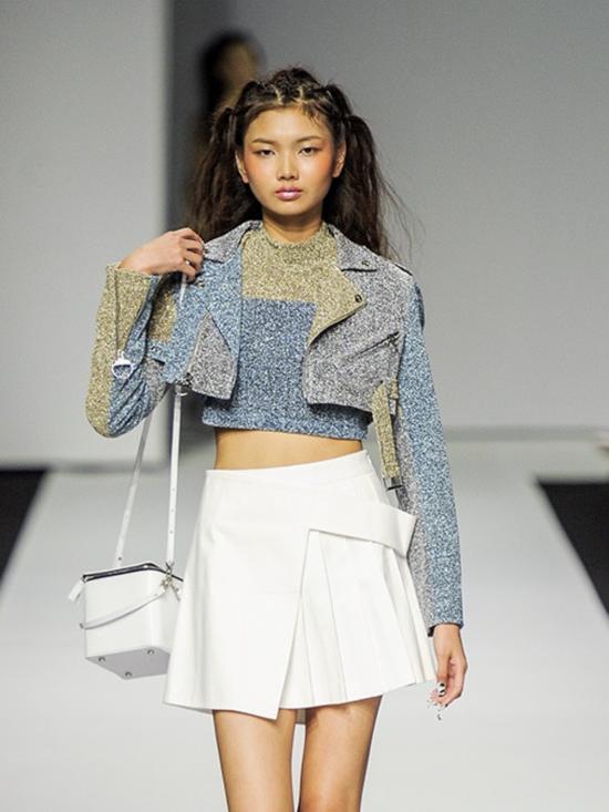  카이 인티메이츠 민소매 티셔츠 카이 스파클 루렉스 크롭탑 블루/골드