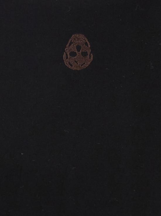  알렉산더 맥퀸 반팔 티셔츠 크루넥 티셔츠 (해골 자수, 블랙) - ALEXANDER MCQUEEN