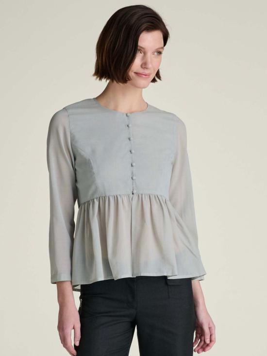  설리번 블라우스 설리반 카이아 페플럼  라이트 블루 - SULLIVAN