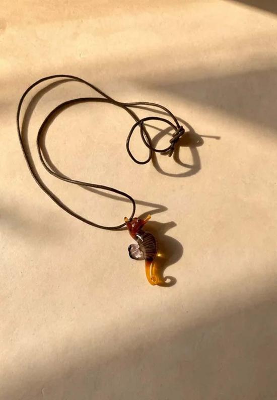  이키비 목걸이/팬던트 유리 해마 펜던트 멀티 컬러 - IKKIVI