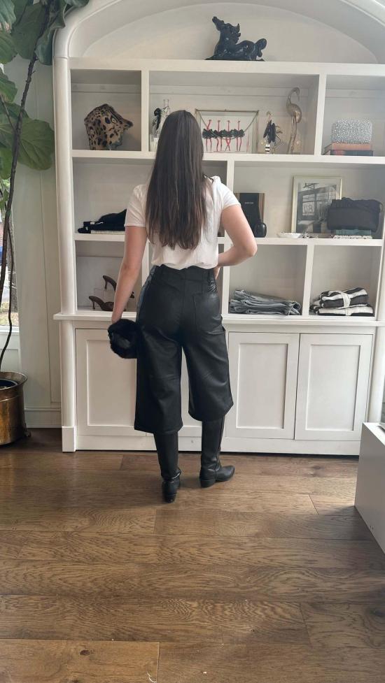  BERENICE 크롭 팬츠 베레니스 풀리아 인조 가죽 퀼로트 블랙 - OTHER BRANDS