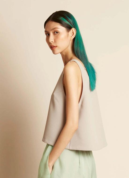  카렘 민소매 티셔츠 펜넬 민소매 뒷면 V넥 크롭탑 - KAAREM