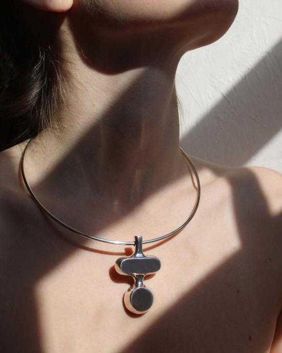  티로 티로 목걸이/팬던트 기념비 칼라