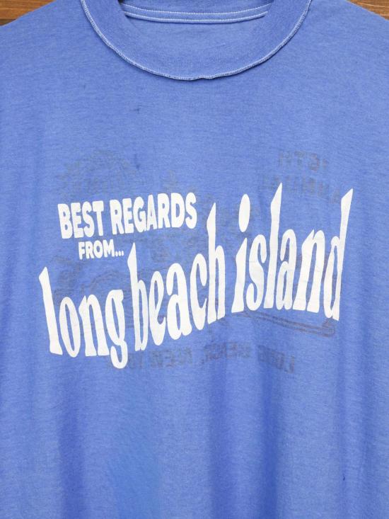  Best Regards - Upcycled Destination Goods 반팔 티셔츠 업사이클링된 여행지 상품 롱비치 아일랜드 엽서 티셔츠 로얄 블루 - BEST REGARDS