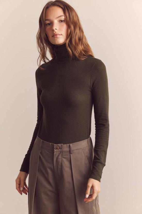  amente 터틀넥 아멘테 울 블렌드 경량  다크 올리브 - OTHER BRANDS