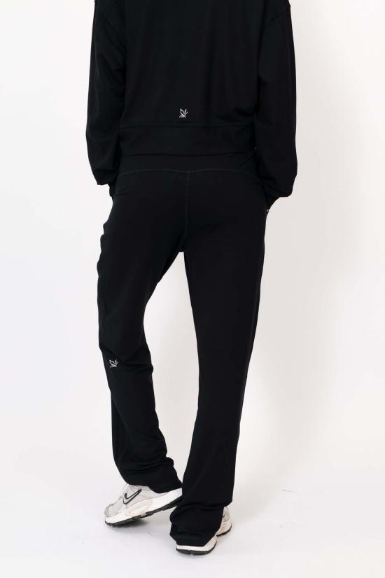  On/off essentials 스트레이트 팬츠 온/오프 에센셜 솔라스 와이드 레그 스웨트팬츠 - OTHER BRANDS