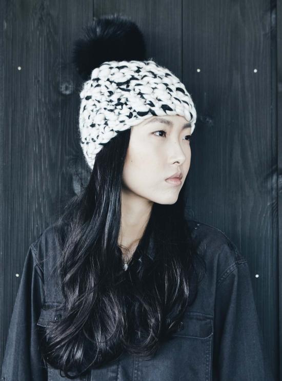  Mischa Lampert 모자 미샤 램퍼트 화이트/블랙 비니 + 블랙 XL 폼폼 - OTHER BRANDS