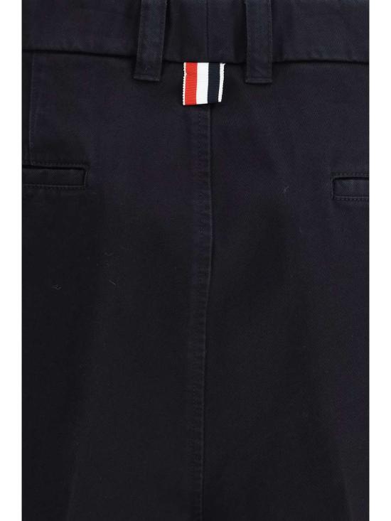  톰브라운 숏팬츠 톰 브라운 타자기 원단 유틸리티 치노 반바지 - THOM BROWNE