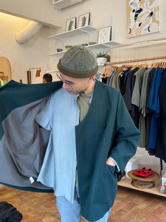  카렘 코트 Kaarem Keiki 오버랩 포켓  터콰이즈 - KAAREM